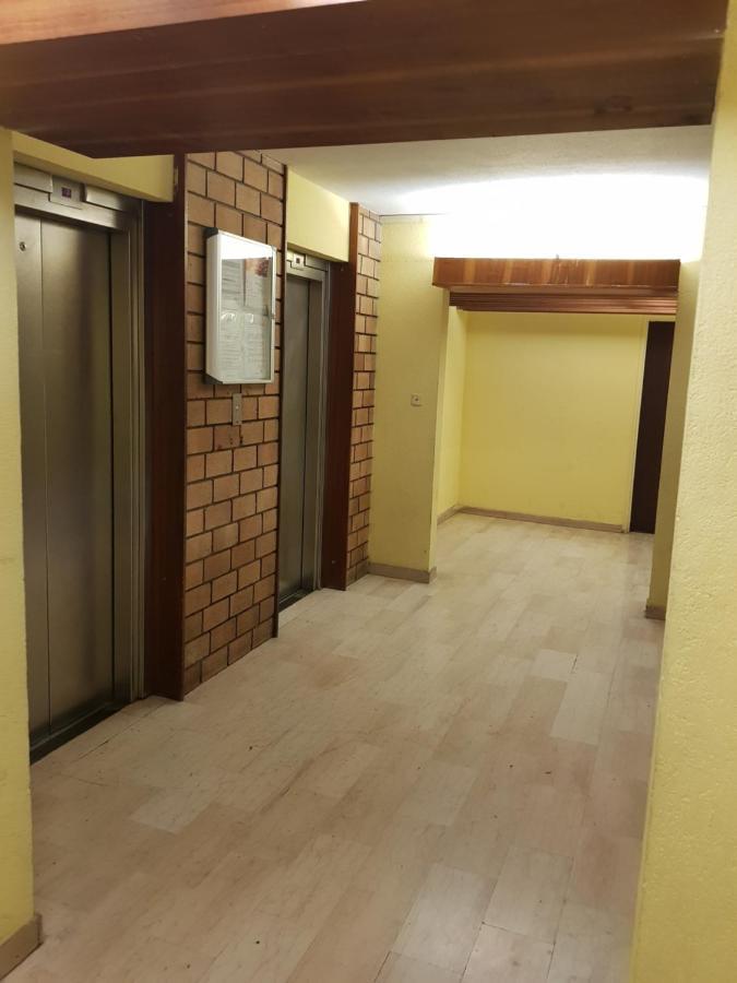 Tout Confort - Clim- Salle De Bain Commune Nîmes Exterior foto